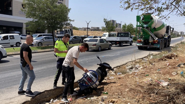Beton mikseriyle çarpışan motosikletteki kadın öldü, oğlu yaralandı