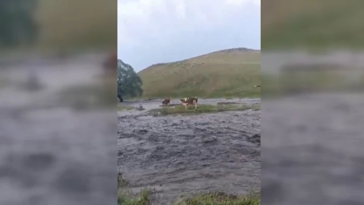 Bir yanda kavurucu sıcaklık diğer yanda sağanak yağışlar