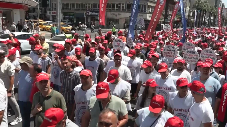 Büyükşehir Belediyesinin işten çıkardığı işçiler eylem başlattı