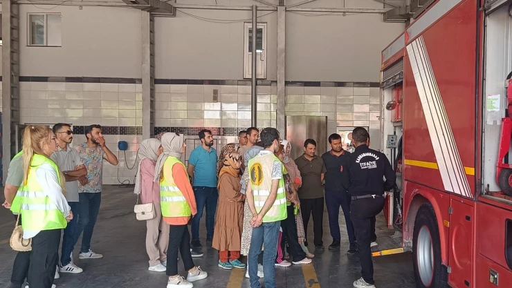 Büyükşehir İtfaiyesinden vatandaşlara eğitim