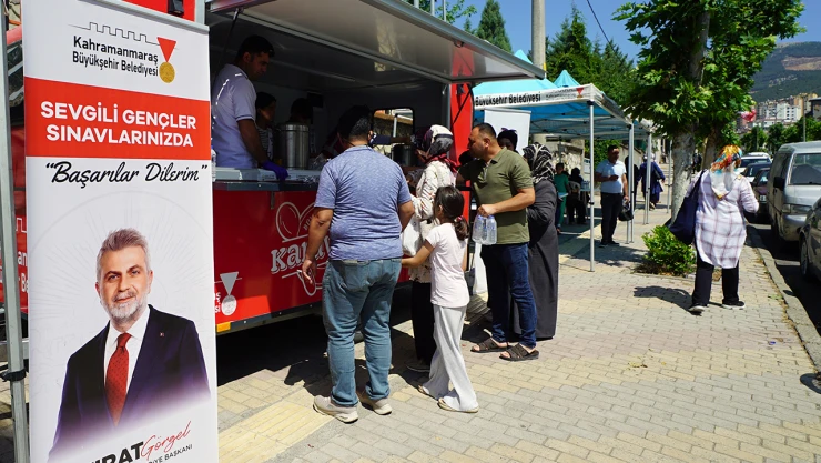 Büyükşehir, öğrenci ve velilerin LGS heyecanına ortak oldu