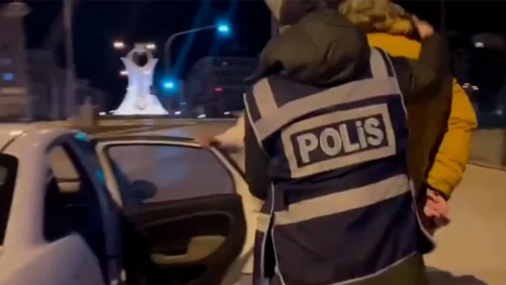 C31K isimli sosyal medya topluluğu üyelerine operasyon