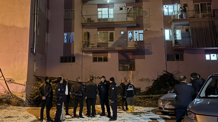 Çatıdan düşen kişi hayatını kaybetti