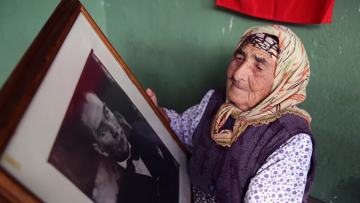 Cennet ninenin Atatürk sevgisi göz doldurdu