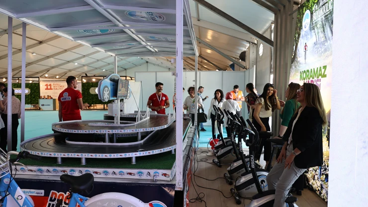 ÇEVREFEST'te atıklardan elde edilen enerjiyle çiçekler yetişiyor