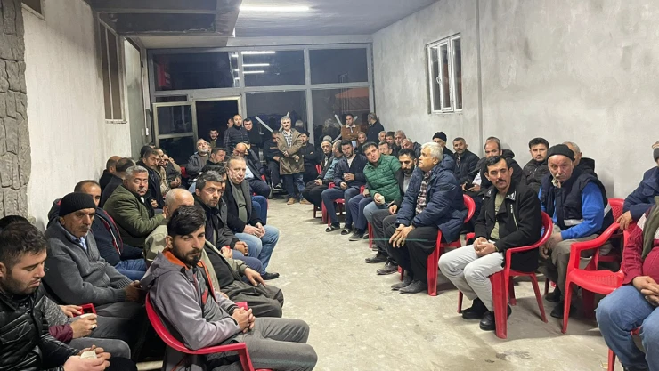 Ceyhan, karış karış geziyor