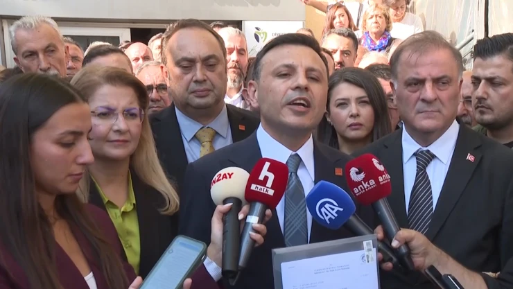 CHP İstanbul İl Başkanı seçilen Çelik mazbatasını aldı