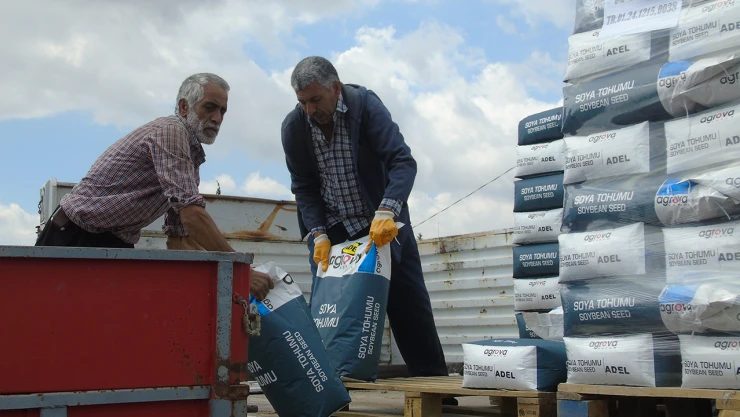 Çiftçilere 8 bin 800 kilogram soya tohumu dağıtımı yapıldı
