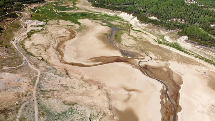 Çukurova'nın tarım merkezinde kuraklık alarm veriyor