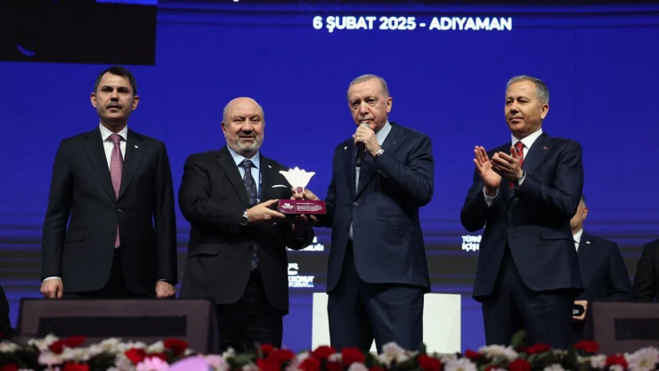 Cumhurbaşkanı Erdoğan'dan Kahramanmaraşlı Akben'e, teşekkür plaketi