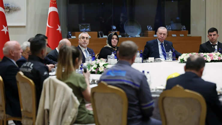 Cumhurbaşkanı Erdoğan, işçi ve işverenlerle görüştü! Emekçilerin haklarını koruyacağız