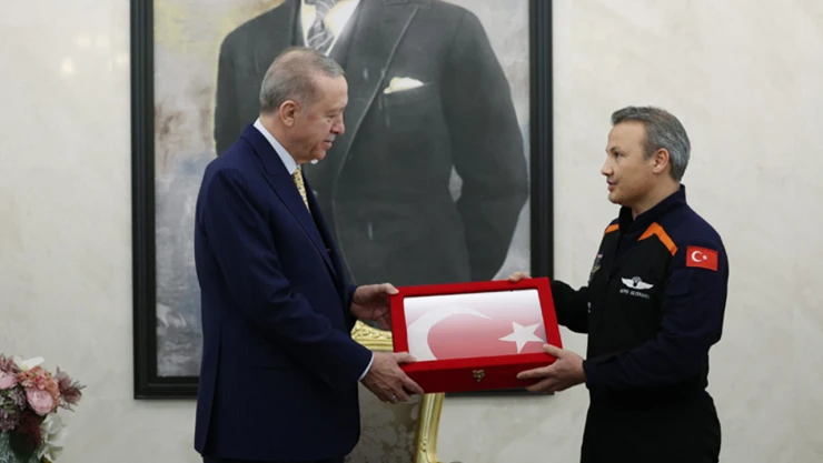 Cumhurbaşkanı Erdoğan, Türkiye'nin ilk astronotu Gezeravcı'yı kabul etti