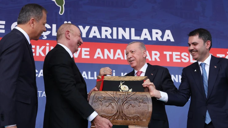 Cumhurbaşkanı Erdoğan ve Aliyev'e Kahramanmaraş'ın tescilli el sanatları hediyesi