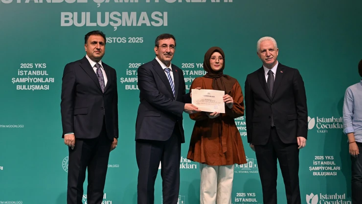 Cumhurbaşkanı Yardımcısı Yılmaz, 2025 YKS İstanbul Şampiyonları Buluşması'nda konuştu
