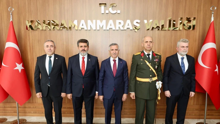 Cumhuriyetin 102'nci yılı! Kahramanmaraş'ta tebrik töreni coşkusu