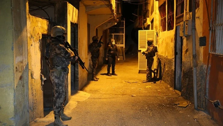 DEAŞ'a yönelik operasyon: 3 kişi yakalandı