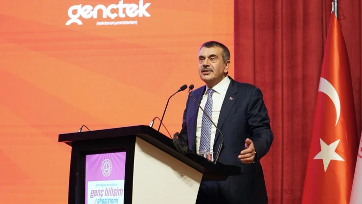 Değişen yeni dünyada eğitim dönüştü