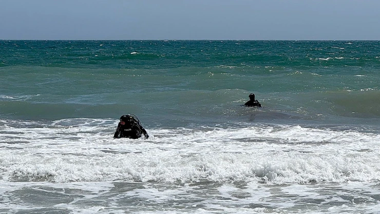 Denize giren 20 yaşındaki genç boğuldu
