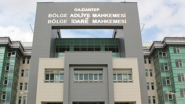 Depremde 51 kişinin öldüğü Furkan Apartmanı'na ilişkin dava yeniden görüldü