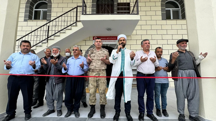 Depremde yıkılan cami yeniden yapıldı