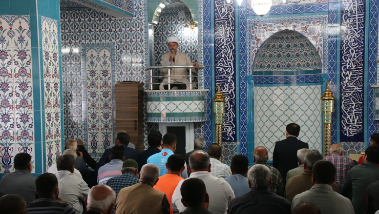 Depremde yıkılan caminin yerine yenisi inşa edildi