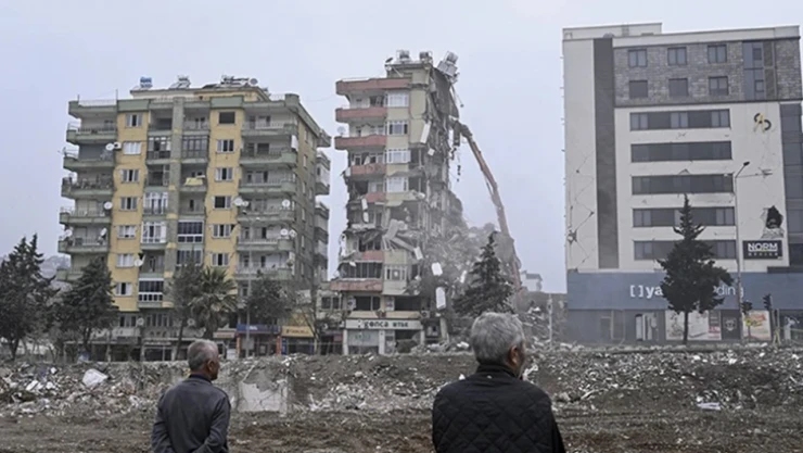 Depremde yıkılan Sami Bey Apartmanı ile ilgili 4 sanığın yargılanması sürdü