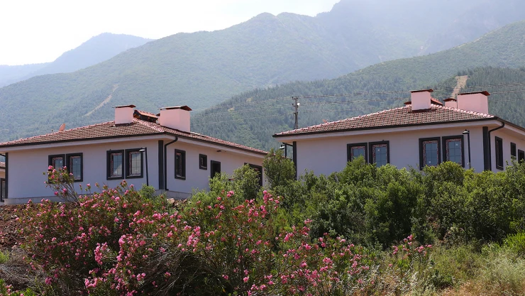 Depremzedeler bayrama yeni konutlarında girecek