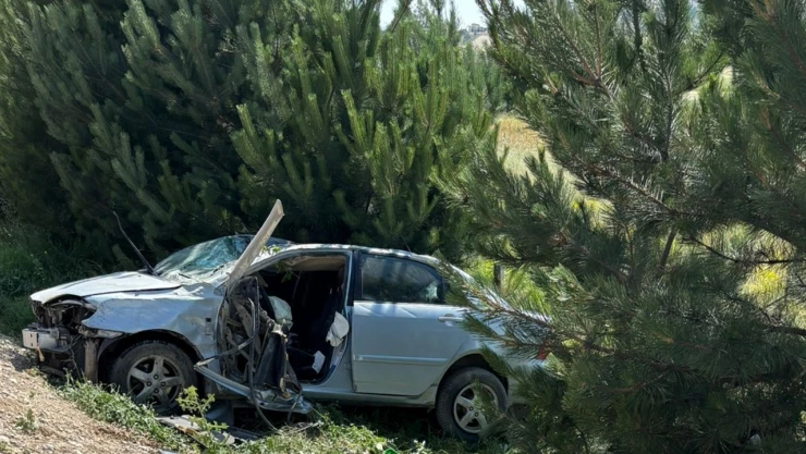 Devrilen otomobildeki 1 kişi öldü