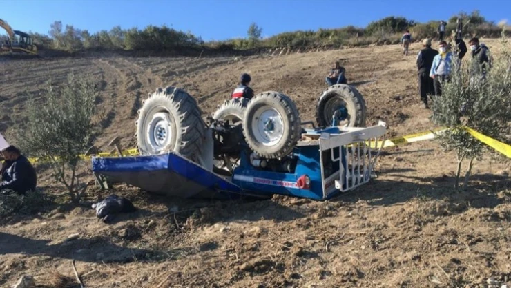 Devrilen traktörün sürücüsü öldü