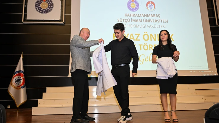 Diş Hekimliği Fakültesi öğrencilerinin beyaz önlük heyecanı