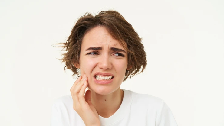 Dişlerinizi sıkıyorsanız dikkat!  Hem fiziksel hem de ruhsal sağlık sorunu