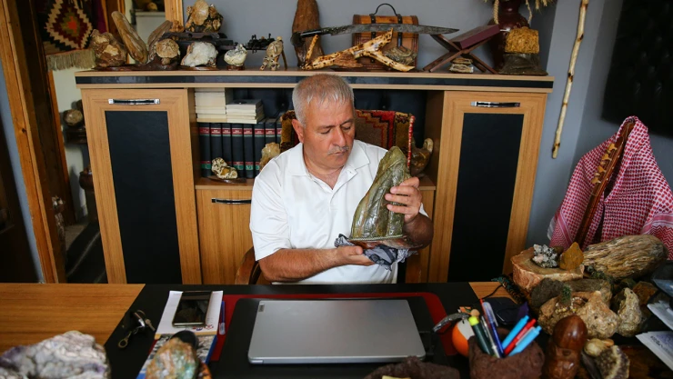 Doğadan topladığı 2 bin taşla koleksiyonunu zenginleştirdi