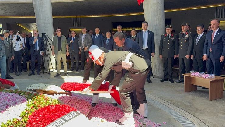 Dokuzuncu Cumhurbaşkanı Süleyman Demirel mezarı başında anıldı