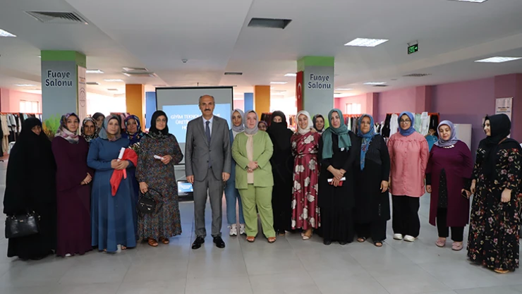 Dulkadiroğlu Gençlik Merkezi'nde giyim teknolojileri ve üretim sergisi açıldı