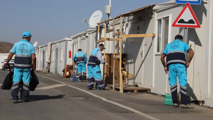 Dulkadiroğlu'nda ekipler temizlik ve hijyen için gece gündüz sahada