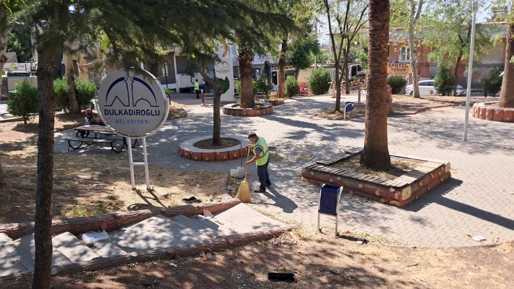 Dulkadiroğlu'nda park ve bahçelerde titiz bakım çalışmaları sürüyor
