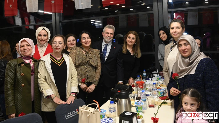 Dünya Kadınlar Günü'nde kadın personeller unutulmadı