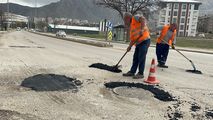 Elbistan'ın en işlek caddesi bakıma alındı