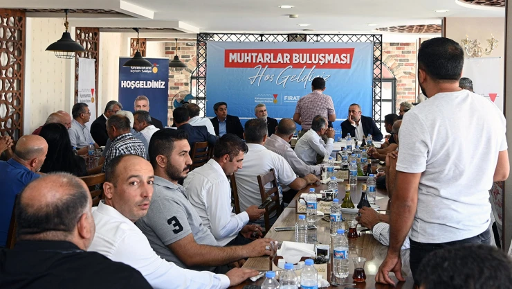 Elbistan'ın tüm mahalle muhtarları aynı masada toplandı