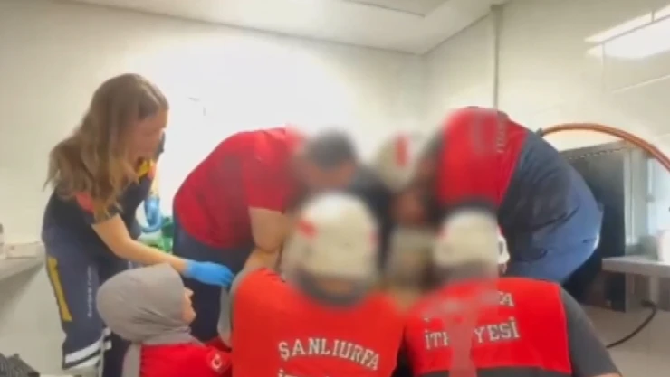 Elini kıyma makinesine kaptıran çocuğu itfaiye kurtardı