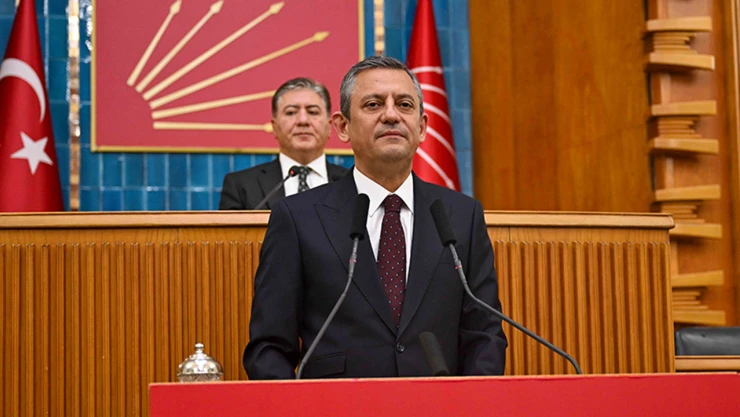 Emekliyi aç bırakanlara Özel'den kırmızı kart