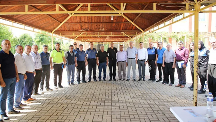 Emniyet Müdürü Cebeloğlu, Ferhuş Mahallesinde huzur toplantısı yaptı