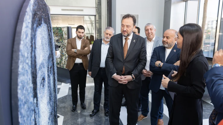 Endüstriyel atıklar sanat eserine dönüştürüldü