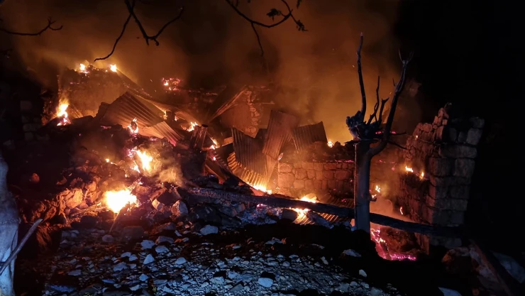 Evde çıkan yangın can aldı