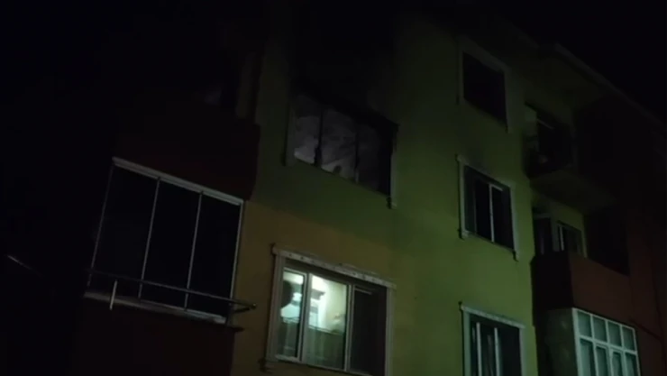 Evde çıkan yangında 3 kişi feci şekilde can verdi