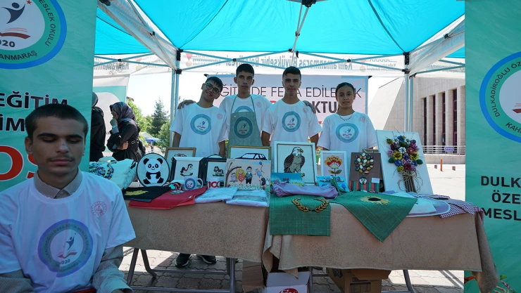 Farkındalık etkinlikleri renkli anlara sahne oldu