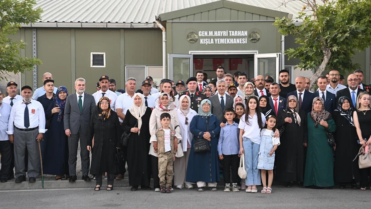 Fırat Görgel, 'Kara Kuvvetleri Komutanlığımıza nice güçlü ve şanlı yıllar diliyorum'