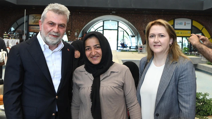 Fırat Görgel, 'Tüm annelerimizin Anneler Günü kutlu olsun'