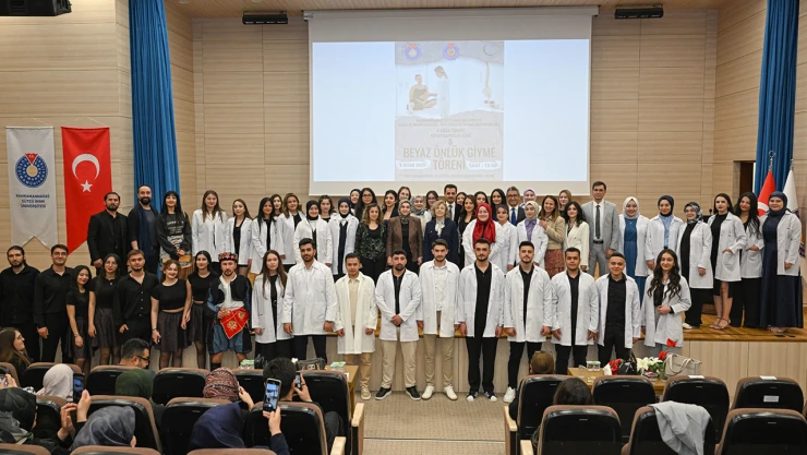 Fizyoterapistler günü ve beyaz önlük giyme töreni coşkuyla kutlandı