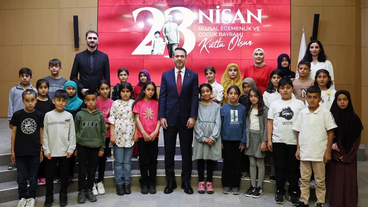 Gabar dağı eteklerinde büyüyen çocuklardan, Bakan Bayraktar'a anlamlı ziyaret